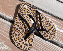 Load image into Gallery viewer, Leopard Print Thong Flip Flops
